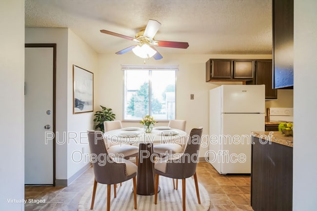 Building Photo - 14140 NE Sandy Blvd