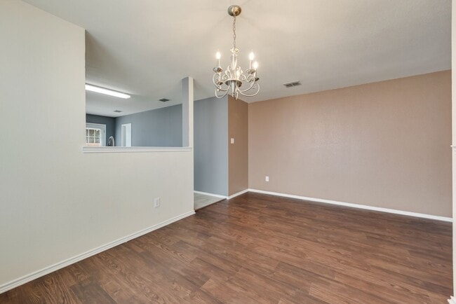 Building Photo - Charming & Spacious 3 Bedroom In North Keller