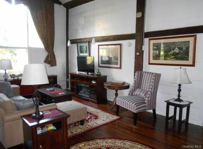 Building Photo - 88 Rock City Rd