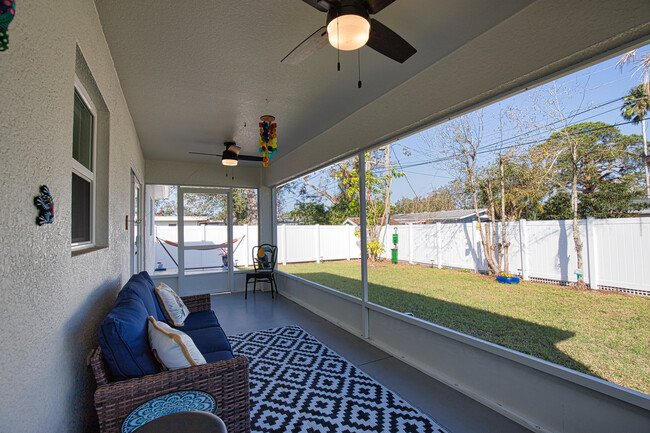 Building Photo - 3887 Hawkeye Cir