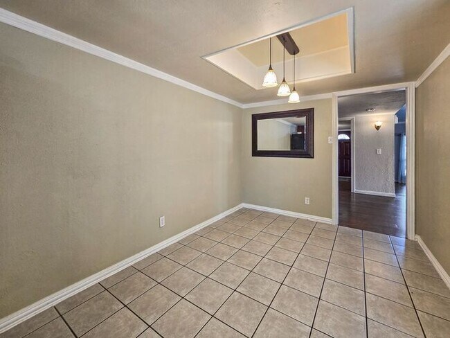Building Photo - 4BR SFR • Fireplace • 2-Car Garage • Dallas 75249