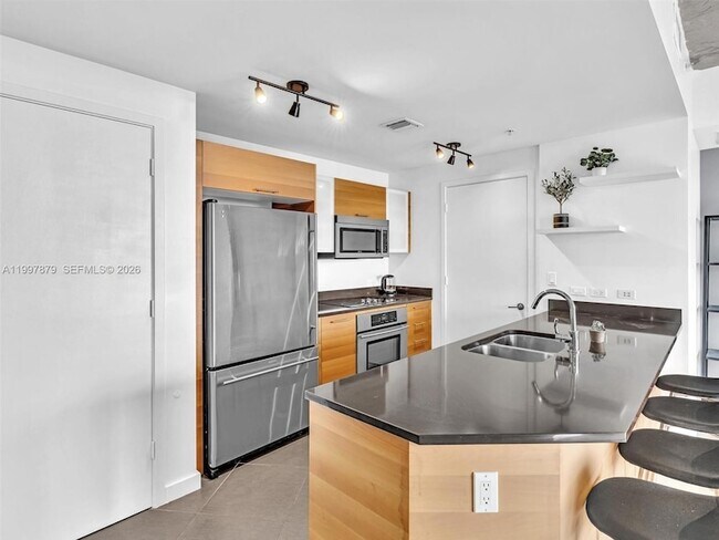 Building Photo - 3301 NE 1st Ave