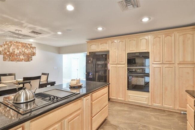 Building Photo - 3315 W Harbor View Ave