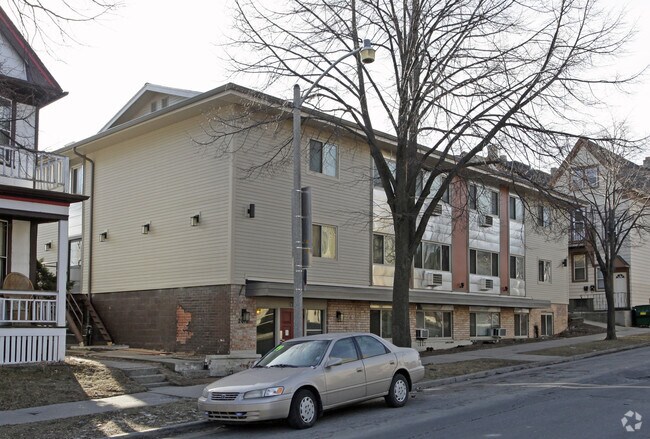 Building Photo - 2018 N Oakland Ave