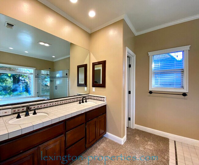 Building Photo - 149 Cascade Falls Dr
