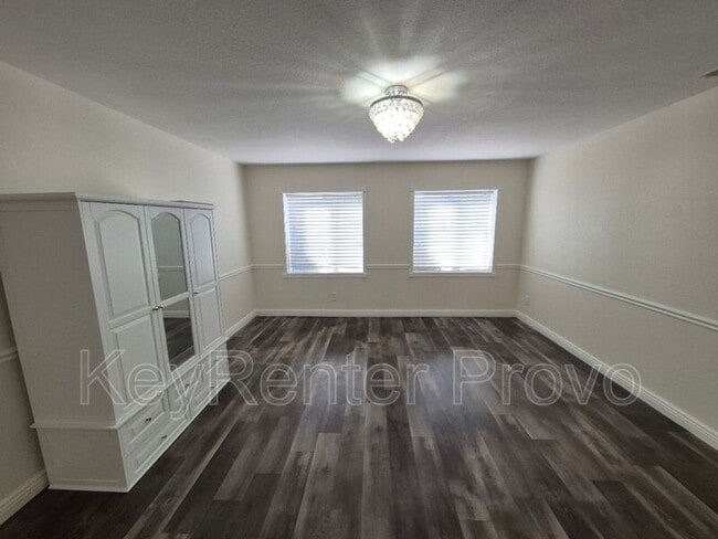 Building Photo - 75 S Astor Ln