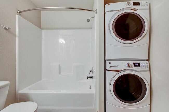 Building Photo - 245 SE 146th Ave