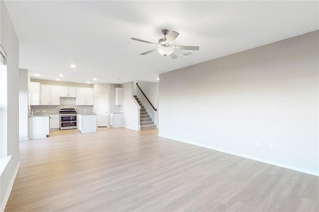 Building Photo - 17212 Crowndale Dr