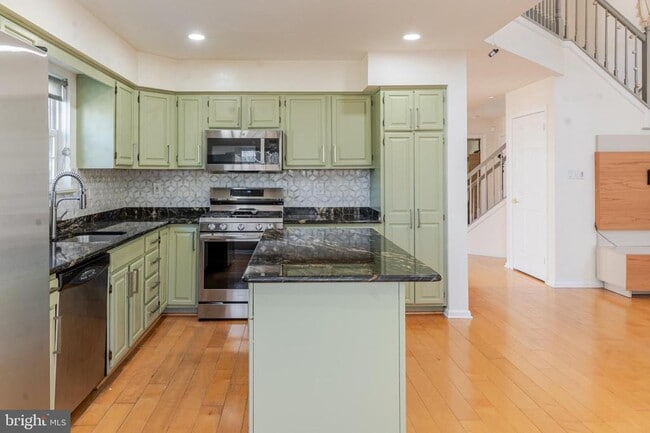 Building Photo - 21 Stokes Rd