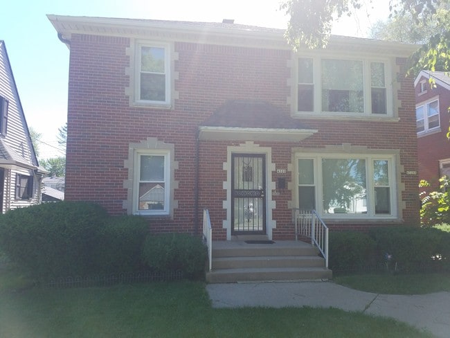 Building Photo - 4320 N 64th St