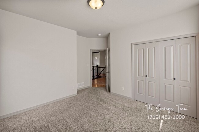 Building Photo - BEAUTIFUL 4BD + OFFICE MAIN-LEVEL LIVING H...