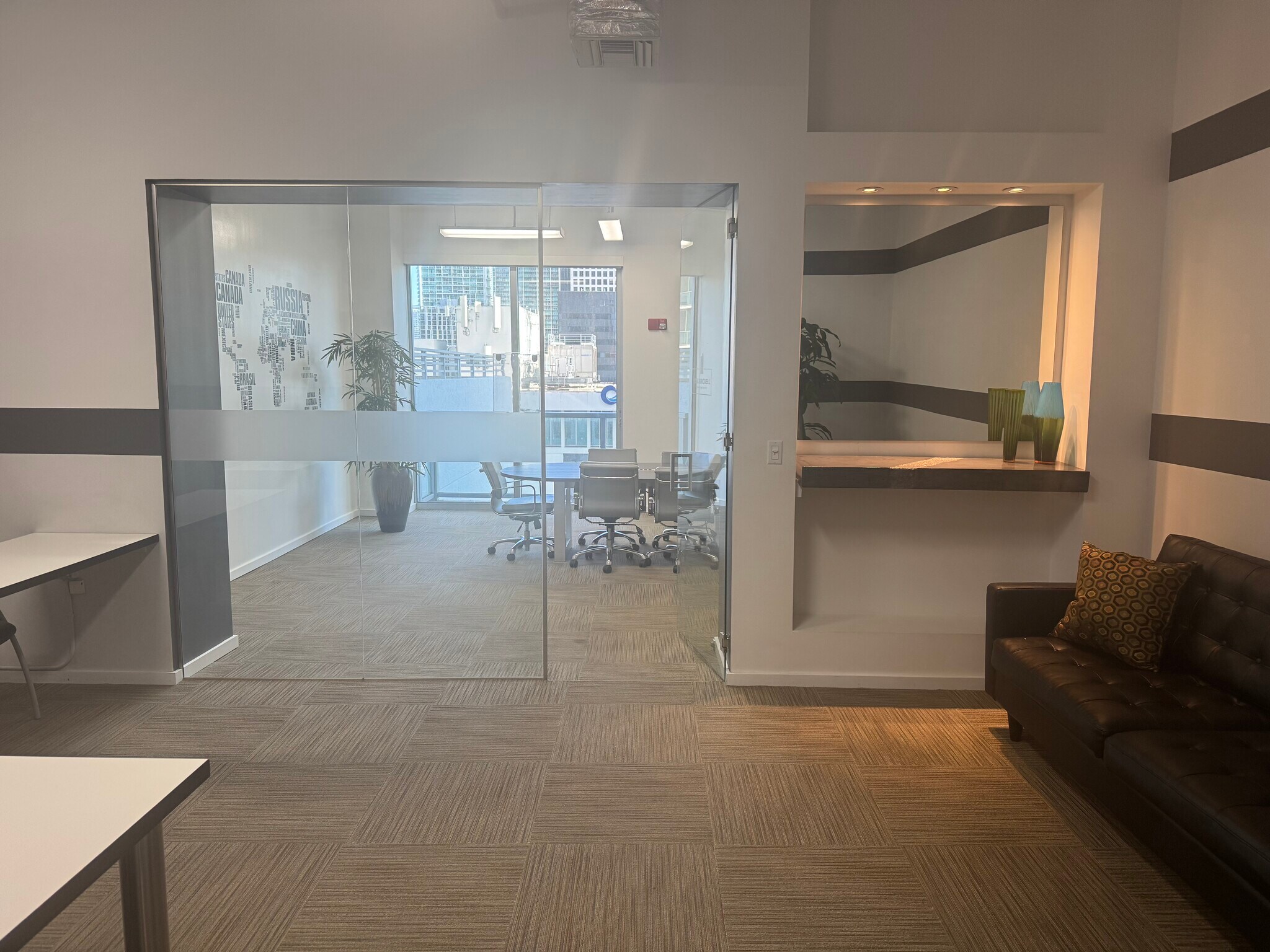 Building Photo - 1060 Brickell Ave