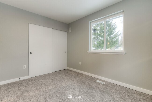 Building Photo - 9206 144th St Ct NW