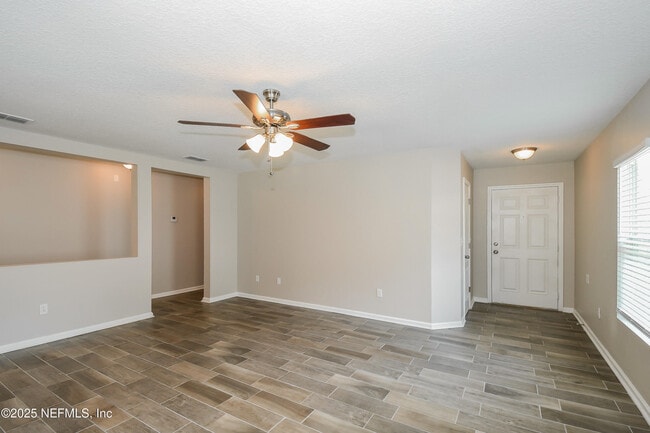 Building Photo - 3786 Robena Rd