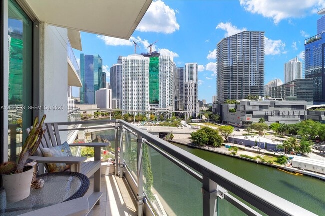 Building Photo - 92 SW 3rd St