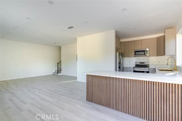 Building Photo - 17428 Roscoe Blvd