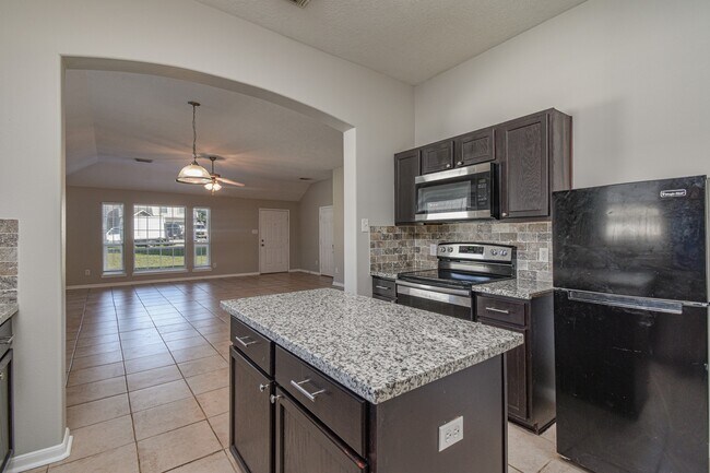 Building Photo - 5500 N Buffalo Cir