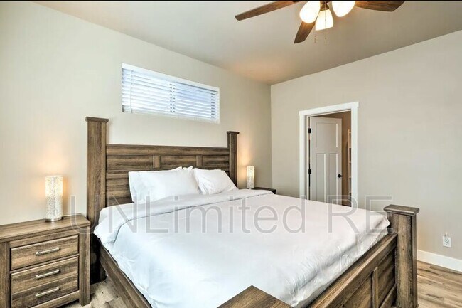 Building Photo - 2269 W Mission Timber Cir