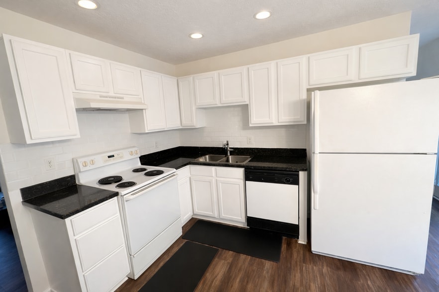 Building Photo - 1816 Davcohn Ave