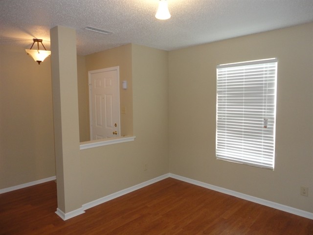 Building Photo - 515 Bridgewater Dr