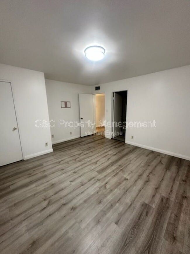 Building Photo - 8219 Rosemead Blvd