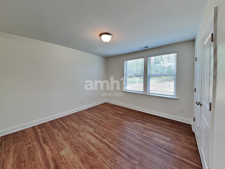 Building Photo - 132 Keyser Dr