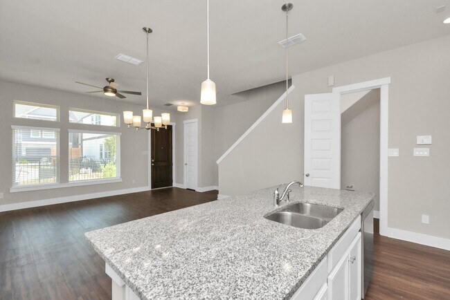 Building Photo - 739 Strawberry Pines Ct