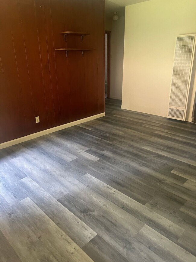 Building Photo - Cozy 1Bd 1Ba apartment! Available now! Call me today