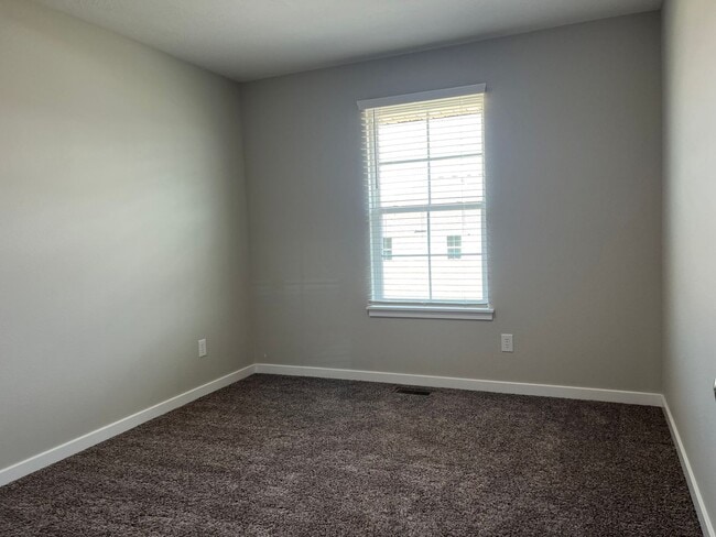 Building Photo - Where Convenience Meets Luxury.