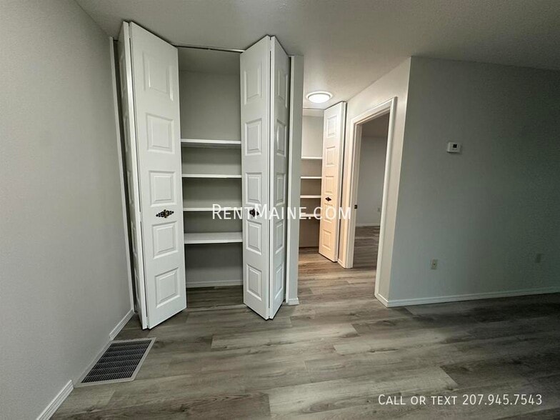 Building Photo - 27 Longrale Park