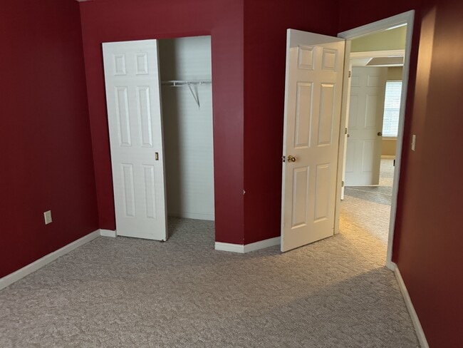 Building Photo - 916 Palomino Ln