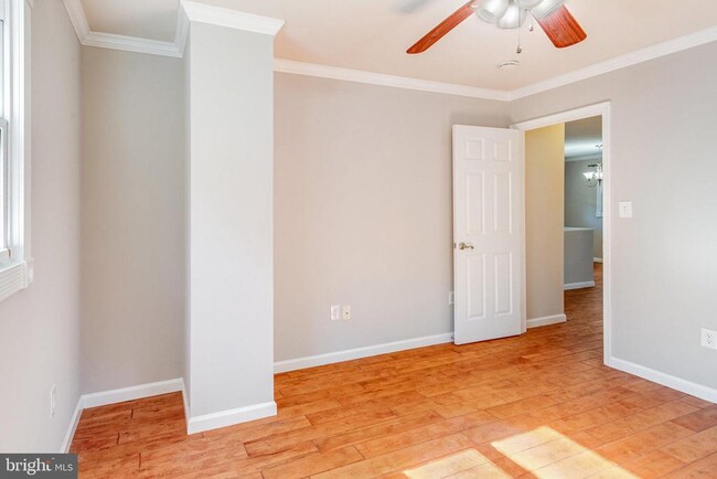 Building Photo - 3101 Burbank Ln