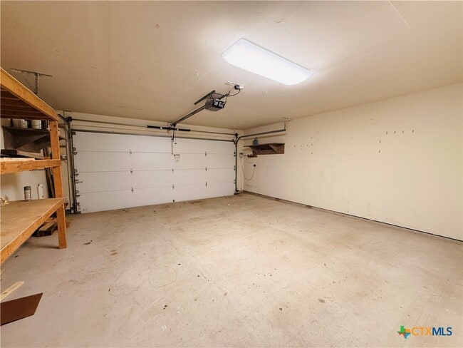 Building Photo - 109 W Great Plains Trail