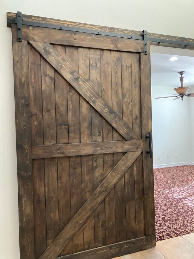 Building Photo - 45374 Willowick St