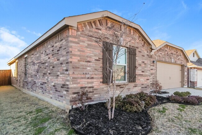 Building Photo - 2637 Wayne Ave