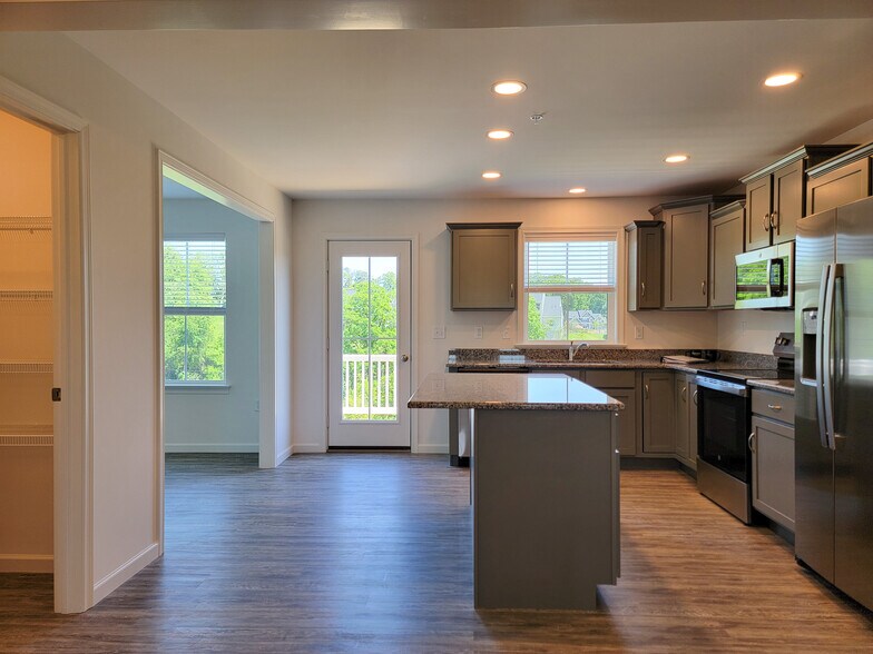 Building Photo - 2133 S Autumn Chase Dr