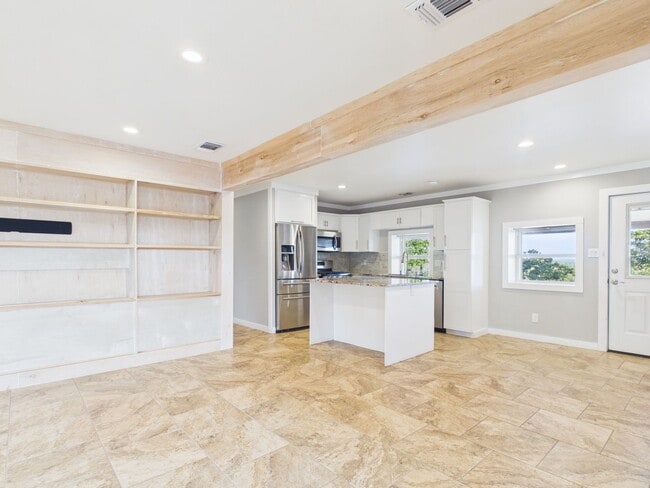 Building Photo - 1016 Luckenbach-Cain City Rd