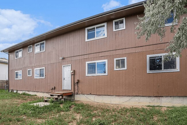Building Photo - 4215 Loomis Ave
