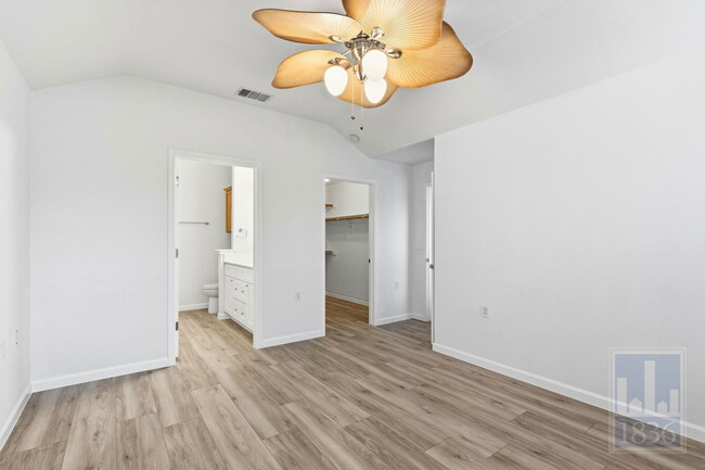 Building Photo - 606 Colonial Park Blvd