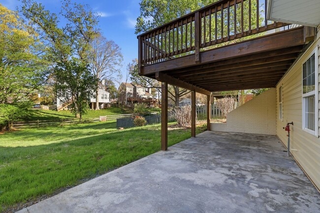 Building Photo - 1600 Old Brook Rd