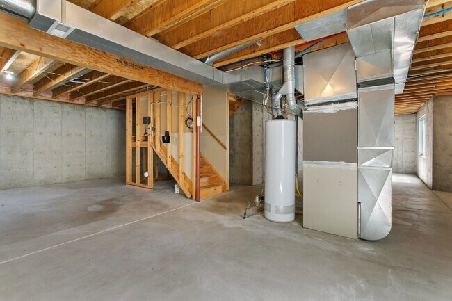 Building Photo - 8875 Aragon Dr