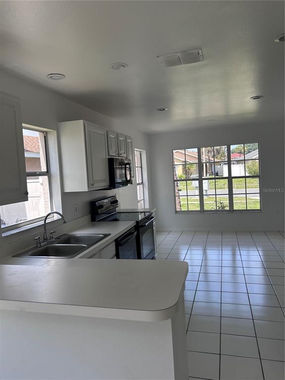 Building Photo - 2608 Spring Hill Dr