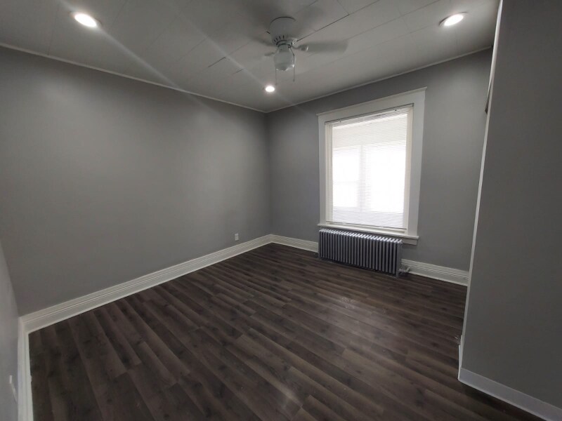 Building Photo - 211 Hayes Ave