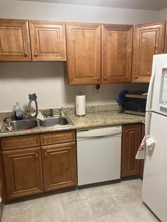 Building Photo - 11628 Royal Palm Blvd