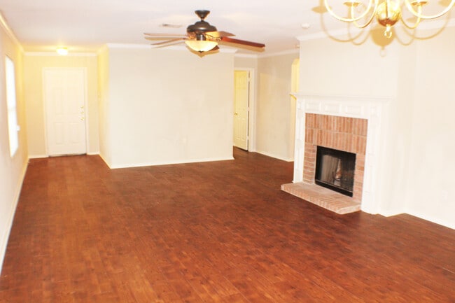 Building Photo - Great One story home in Enclave and Willow...