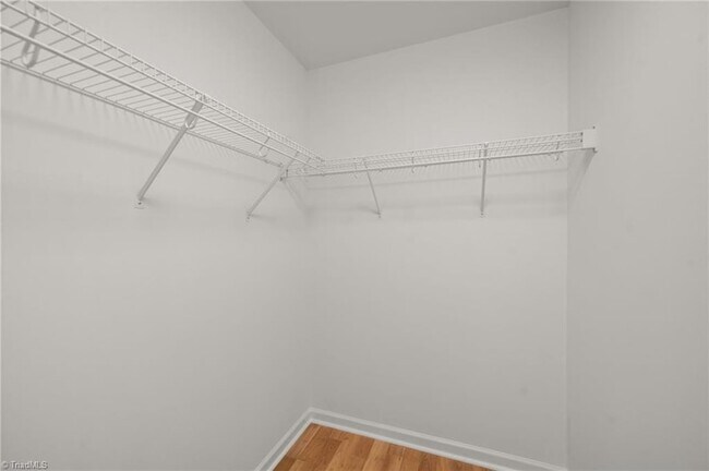 Building Photo - 3712 Cotswold Ave