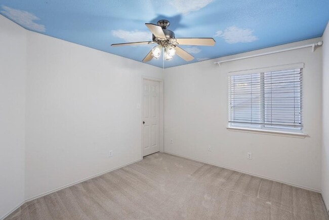 Building Photo - 10520 Fosseway Dr