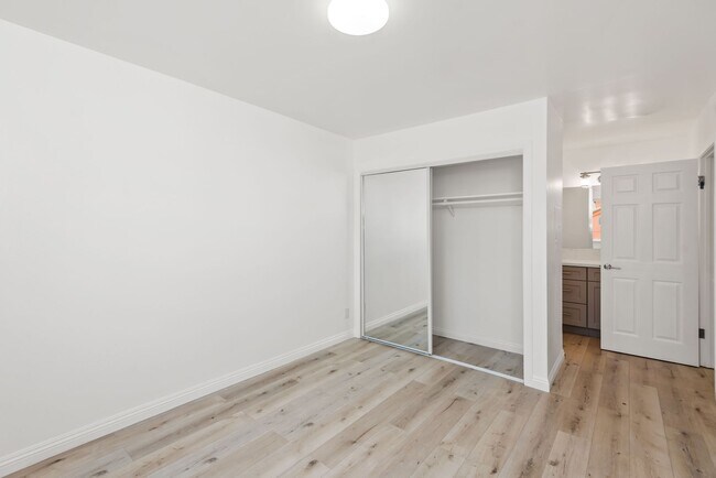 Interior Photo - 1522 S. St Andrews Pl