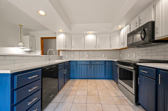 Building Photo - 26 Canter Ct