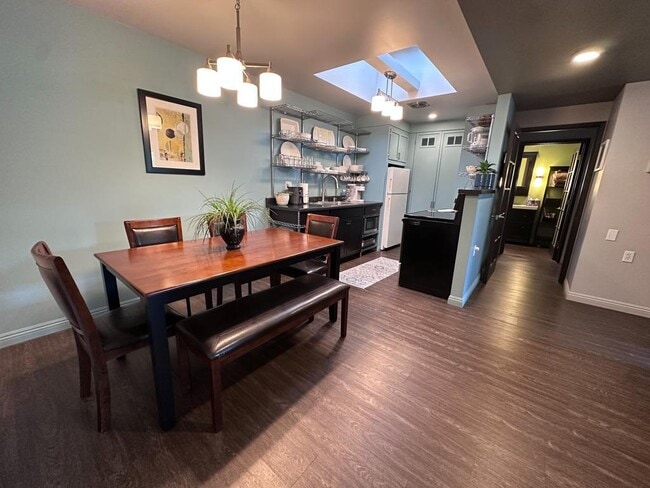 Building Photo - 2238 Via Puerta